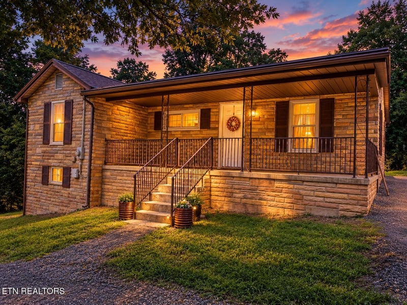 4906 Shady Rd, Strawberry Plains, TN 37871