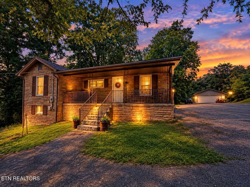 4906 Shady Rd, Strawberry Plains, TN 37871