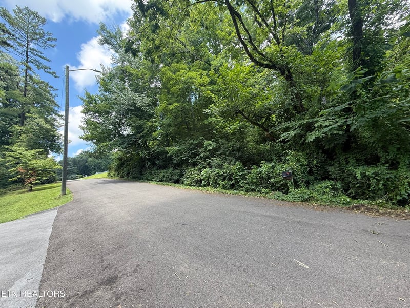 4907 Parva Dr, Knoxville, TN 37914
