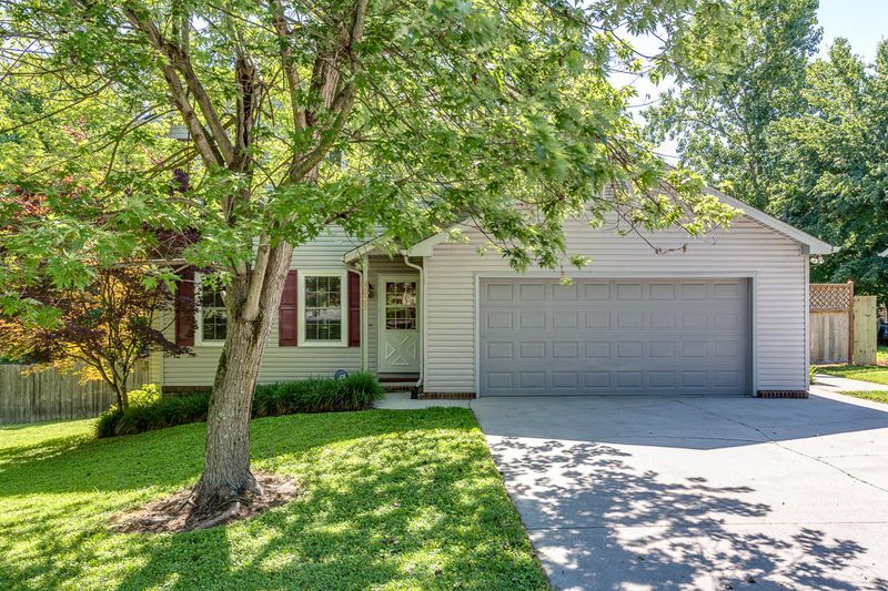 4908 E Inskip Rd, Knoxville, TN 37912