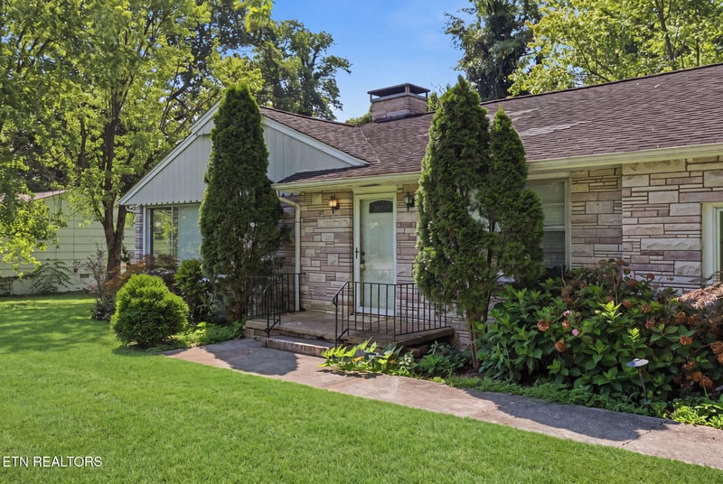 4908 Silva Dr, Knoxville, TN 37914