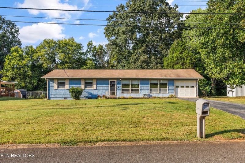 4913 Gettysburg Rd, Knoxville, TN 37921