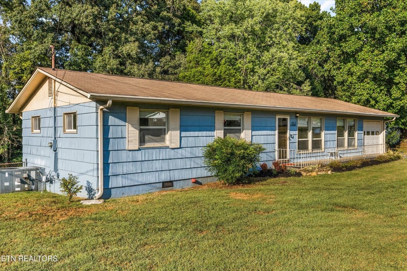 4913 Gettysburg Rd, Knoxville, TN 37921