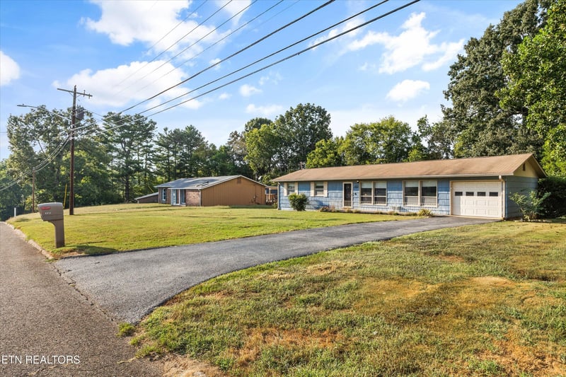 4913 Gettysburg Rd, Knoxville, TN 37921