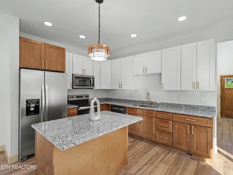 4913 NW Tenwood Dr, Knoxville, TN 37921