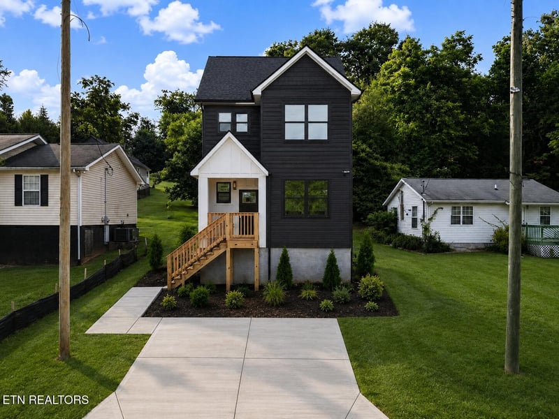 4913 NW Tenwood Dr, Knoxville, TN 37921