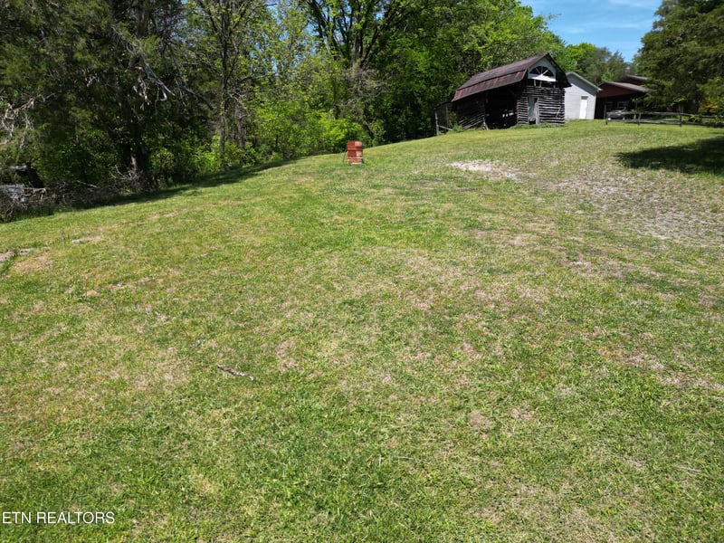 4915 E Raccoon Valley Dr, Knoxville, TN 37938