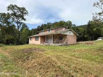 4915 E Raccoon Valley Dr, Powell, TN 37849
