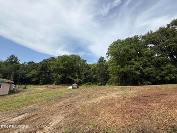 4915 E Raccoon Valley Dr, Powell, TN 37849