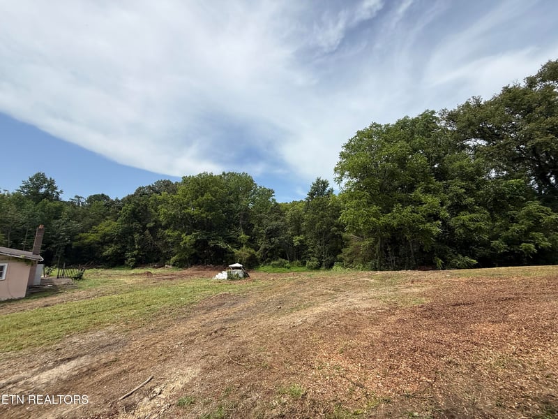 4915 E Raccoon Valley Dr, Powell, TN 37849