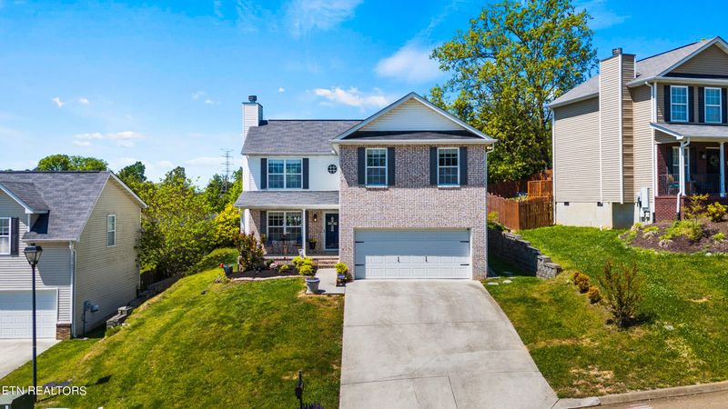 4915 Falling Star Ln, Powell, TN 37849