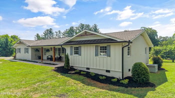 4916 W Beaver Creek Dr, Powell, TN 37849