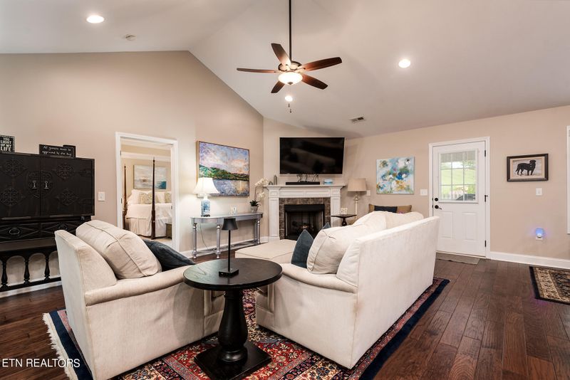 4917 Spring Garden Way, Knoxville, TN 37918