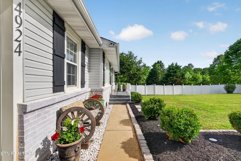 4924 Mooreland Heights School Ln, Knoxville, TN 37920