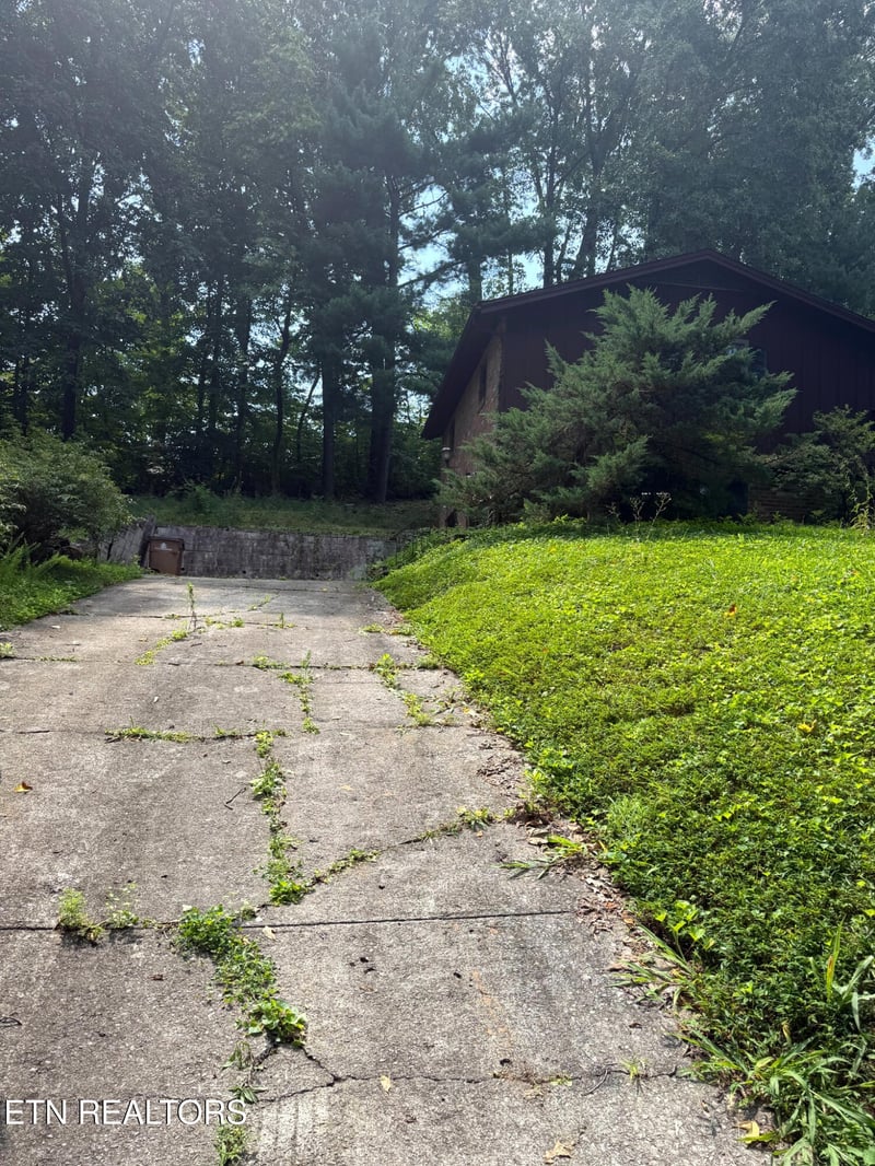 4924 Skyview Dr, Knoxville, TN 37917