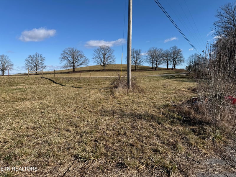 4925 Nashville Hwy, Deer Lodge, TN 37726