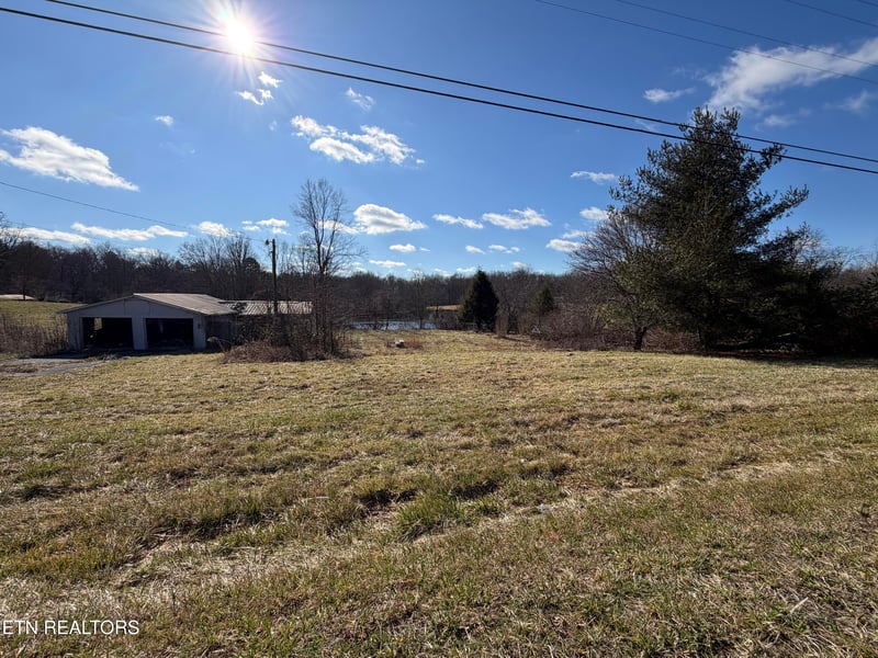 4925 Nashville Hwy, Deer Lodge, TN 37726