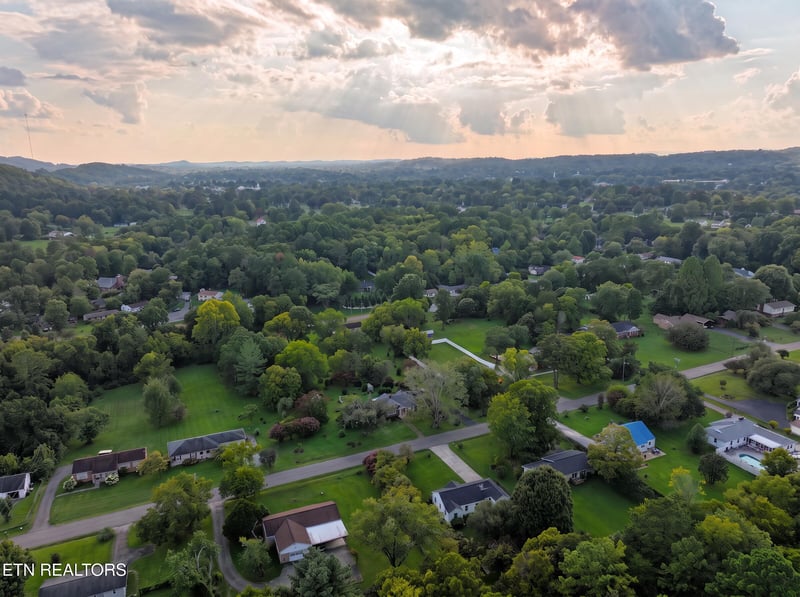 4926 Beverly Rd, Knoxville, TN 37918
