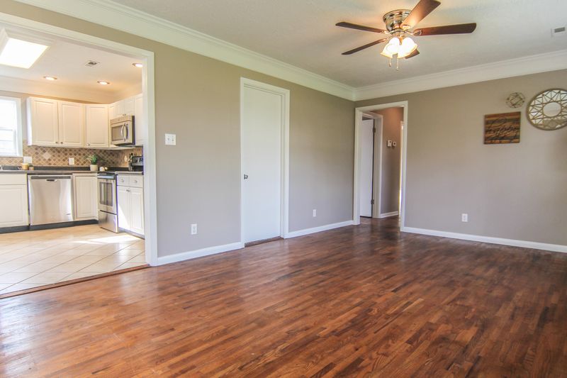 4928 Azalea Dr, Knoxville, TN 37909