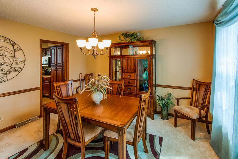 4928 Macrick Ln, Powell, TN 37849