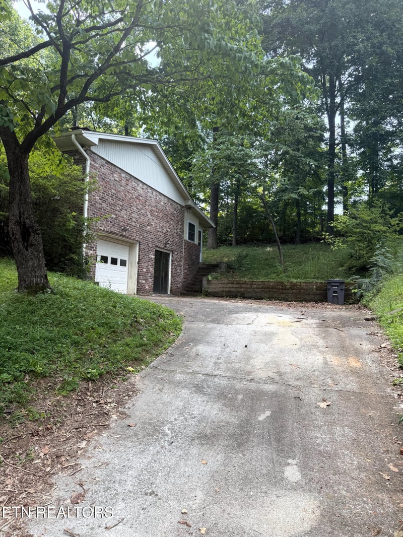 4928 Skyview Dr, Knoxville, TN 37917