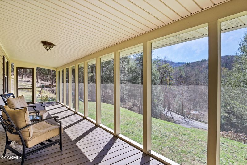4929 Henry Town Rd, Sevierville, TN 37876