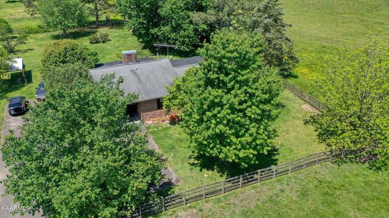 493 County Rd 370, Athens, TN 37303