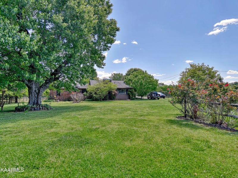493 County Rd 370, Athens, TN 37303