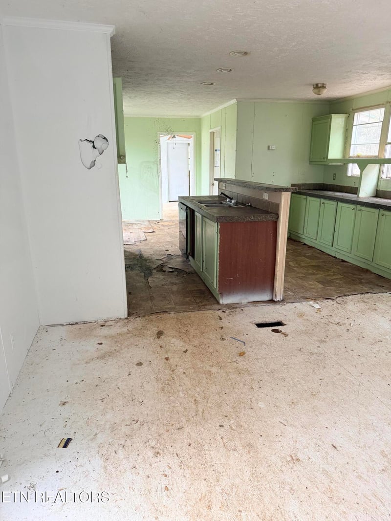 493 County Road 298, Sweetwater, TN 37874