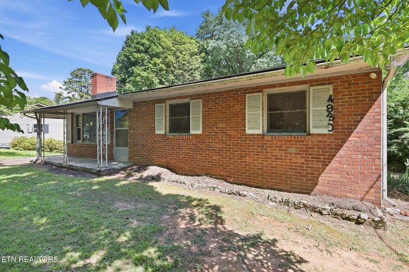 4930 Lonas Dr, Knoxville, TN 37909