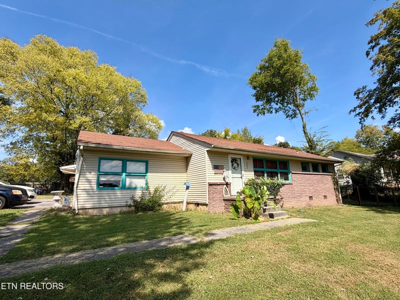 4933 Azalea Dr, Knoxville, TN 37909