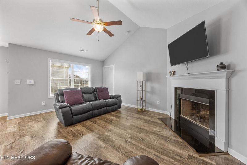 494 Llewellyn Ln, Loudon, TN 37774