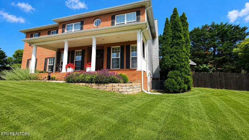 4942 Fragrant Cloud Ln, Knoxville, TN 37918