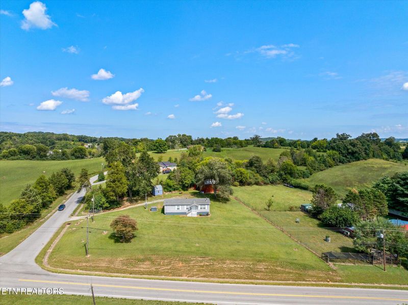 495 Allison Town Rd, Philadelphia, TN 37846