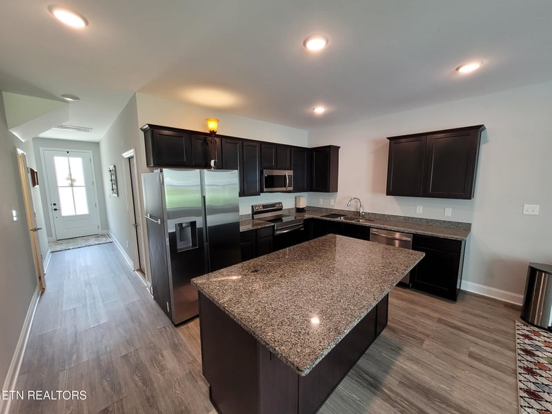 495 Harper Village Way, Lenoir City, TN 37771