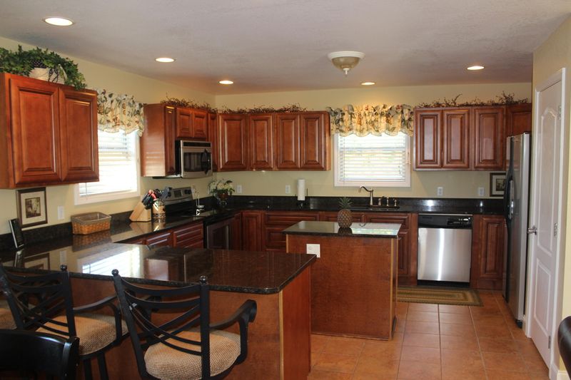 495 Perry Smith Ln, Caryville, TN 37714