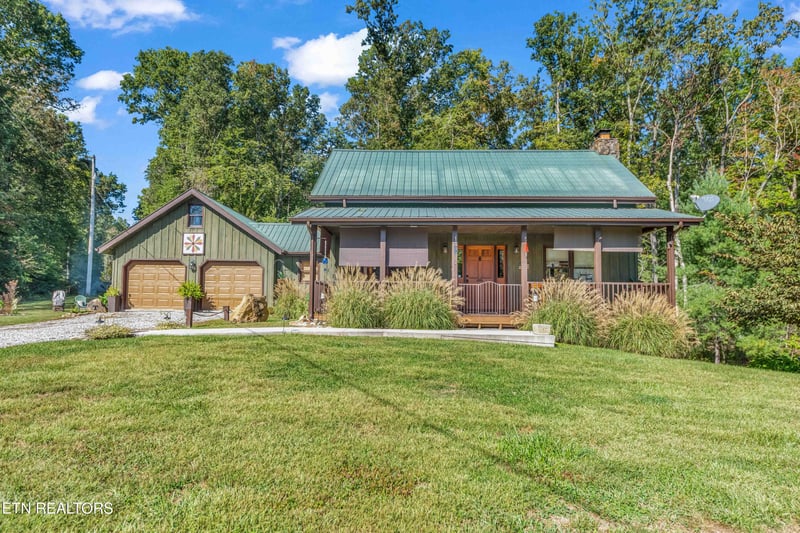 4959 Grave Hill Rd, Oneida, TN 37841