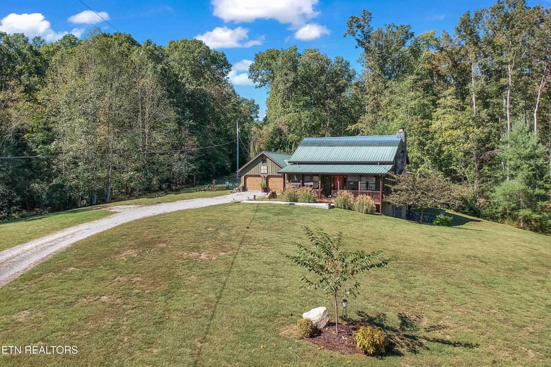 4959 Grave Hill Rd, Oneida, TN 37841