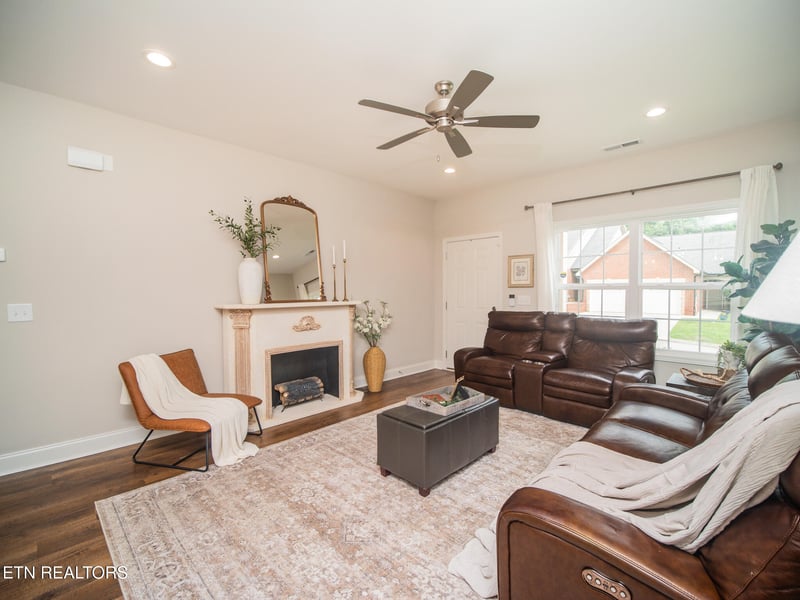 496 Jacksonian Way, Lenoir City, TN 37772