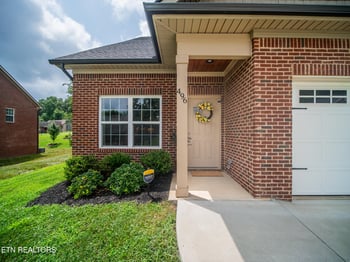 496 Jacksonian Way, Lenoir City, TN 37772