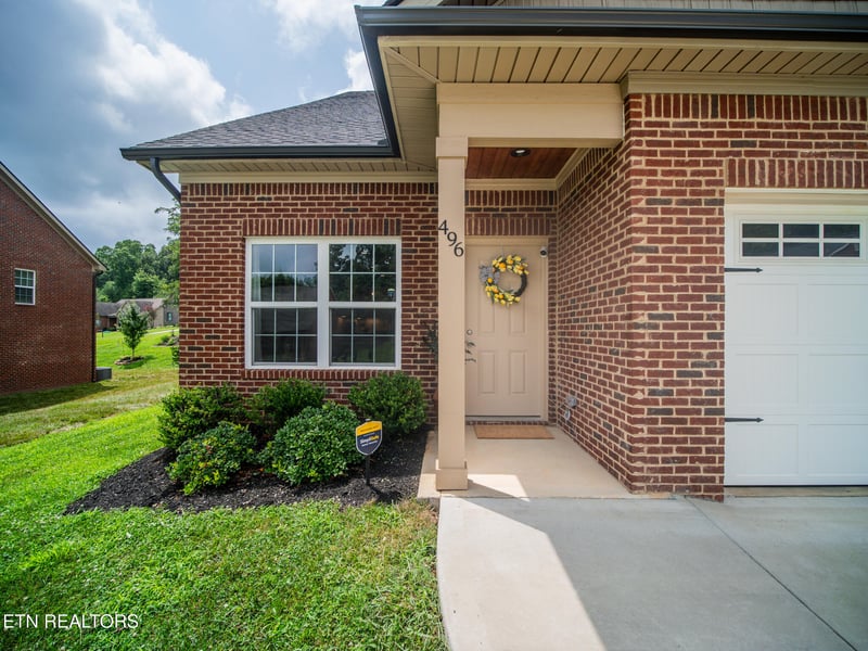 496 Jacksonian Way, Lenoir City, TN 37772