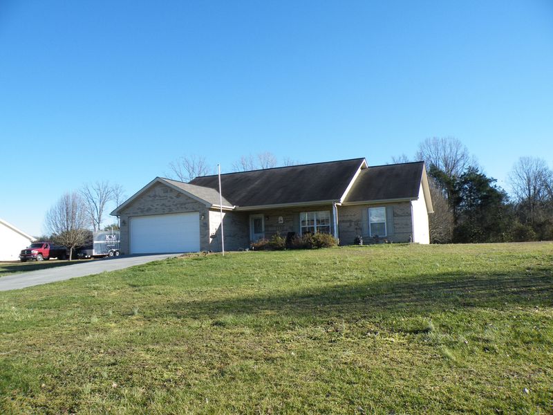 4962 Morganton Rd, Greenback, TN 37742