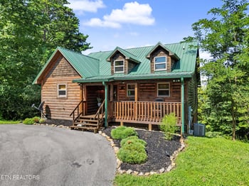 4965 Long Rifle Rd, Walland, TN 37886
