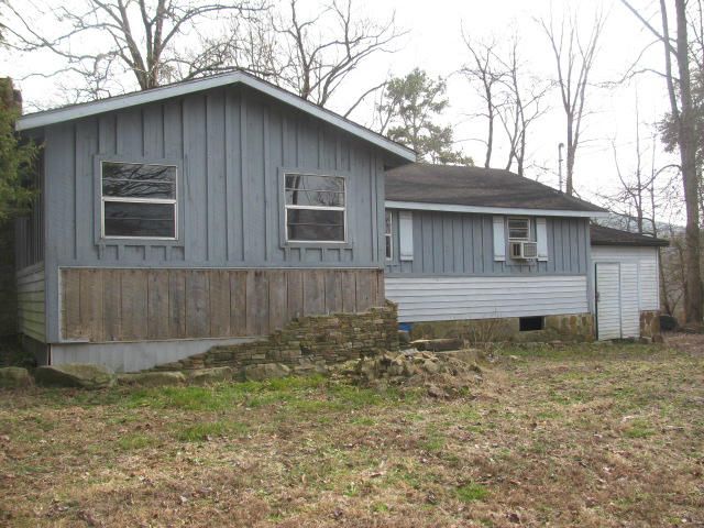 497 Back Valley Rd, Coalfield, TN 37719