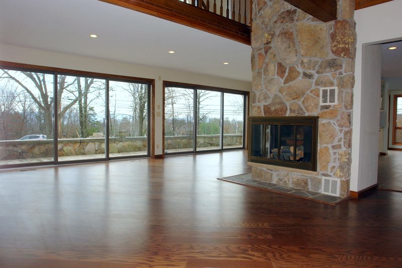 497 Lakeview Dr, Crossville, TN 38558