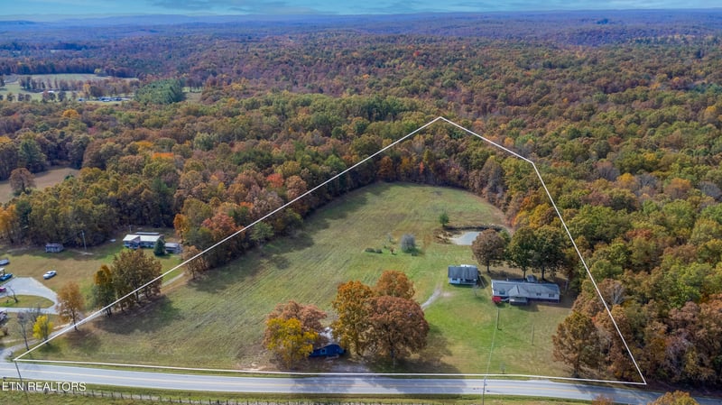 4977 Nashville Hwy, Deer Lodge, TN 37726