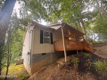 498 NW Bazel Rd, Harriman, TN 37748