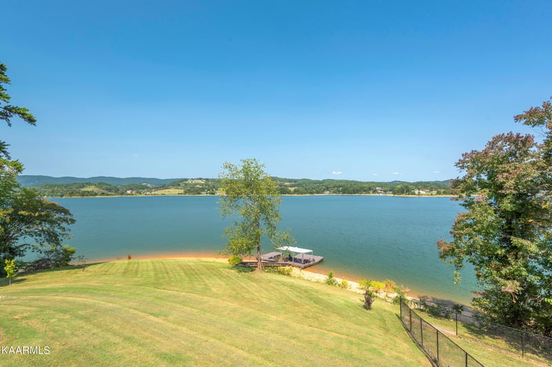 499 Chilhowee Ln, Bean Station, TN 37708