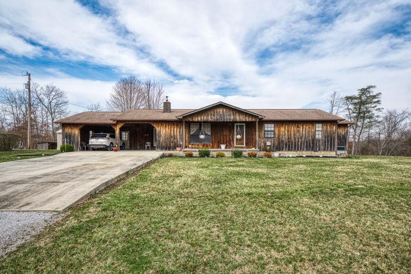 499 Ivey Rd, Crossville, TN 38571