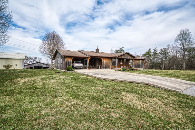 499 Ivey Rd, Crossville, TN 38571